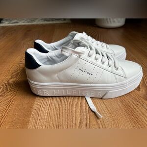Tommy Hilfiger white sneakers size 8